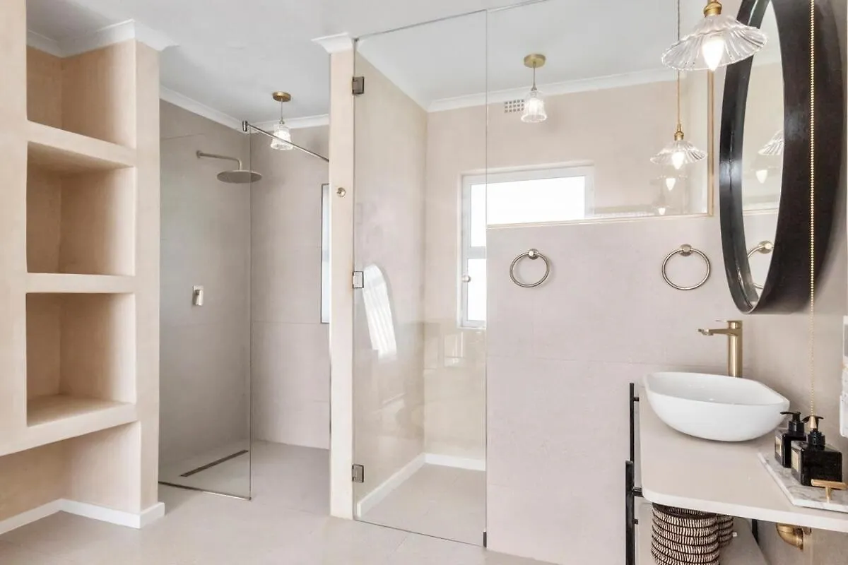 Apartment Coastal Comfort By The Promenade Cape Town